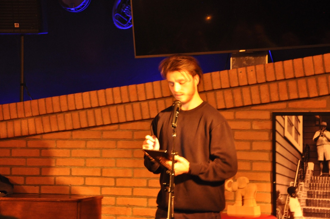 Timon Nieminen am Poetry Slam