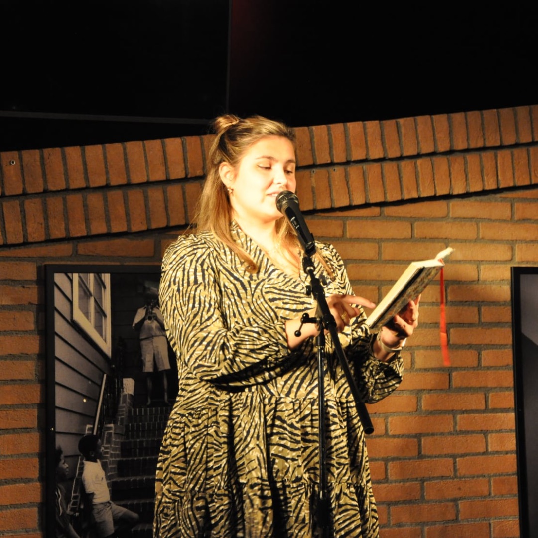 Julia Steiner am Poetry Slam